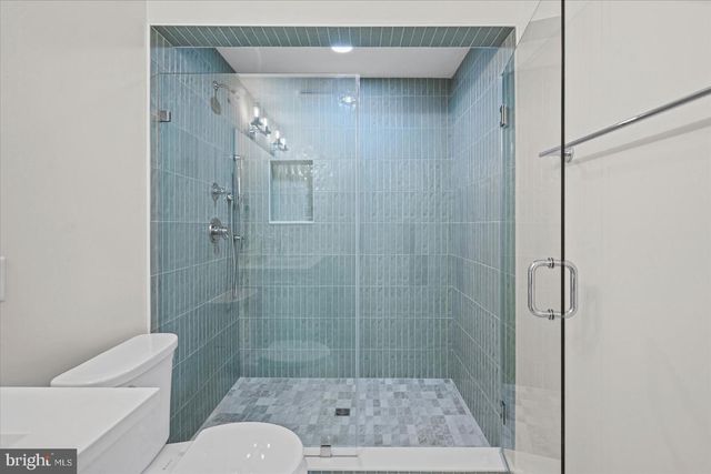 11305 MAPLEVIEW DR, Silver Spring, MD 20902