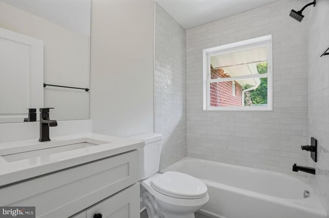 11305 MAPLEVIEW DR, Silver Spring, MD 20902