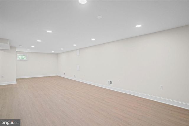 11305 MAPLEVIEW DR, Silver Spring, MD 20902