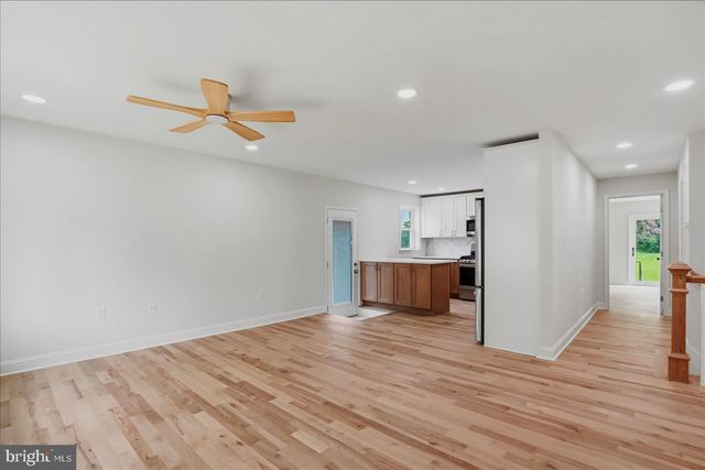 11305 MAPLEVIEW DR, Silver Spring, MD 20902
