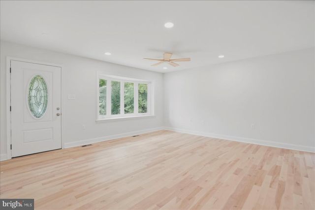 11305 MAPLEVIEW DR, Silver Spring, MD 20902