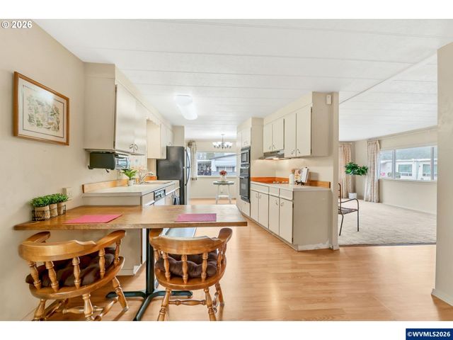 1800 Lakewood Ct 24, Eugene, OR 97402