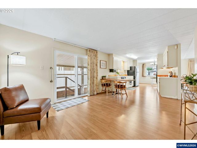 1800 Lakewood Ct 24, Eugene, OR 97402