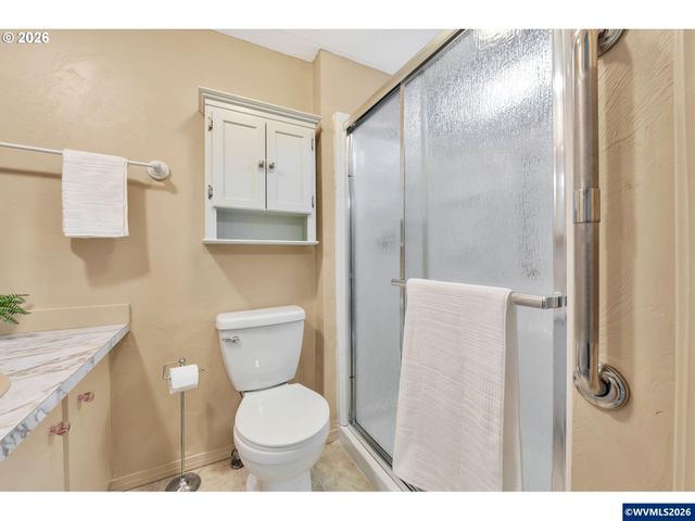 1800 Lakewood Ct 24, Eugene, OR 97402