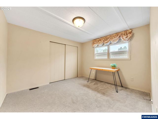 1800 Lakewood Ct 24, Eugene, OR 97402