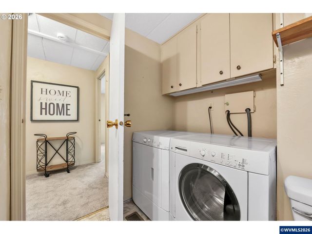 1800 Lakewood Ct 24, Eugene, OR 97402