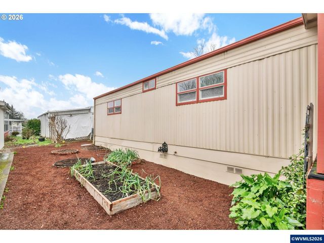 1800 Lakewood Ct 24, Eugene, OR 97402