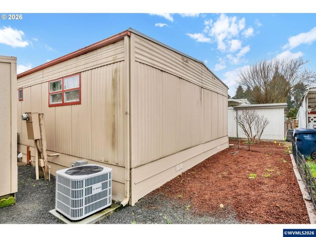 1800 Lakewood Ct 24, Eugene, OR 97402