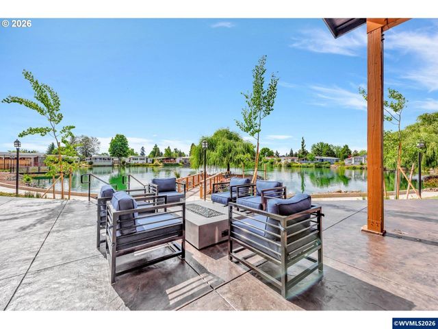 1800 Lakewood Ct 24, Eugene, OR 97402