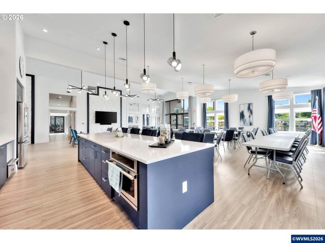 1800 Lakewood Ct 24, Eugene, OR 97402