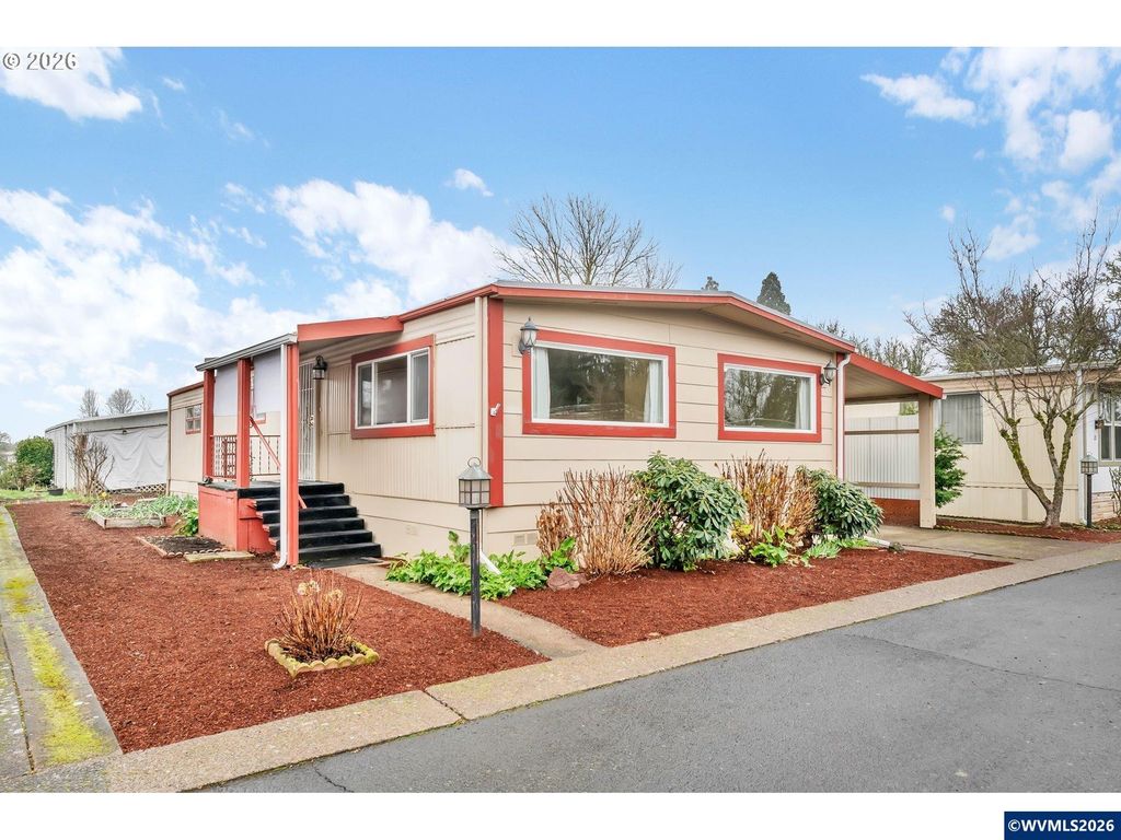 1800 Lakewood Ct 24, Eugene, OR 97402