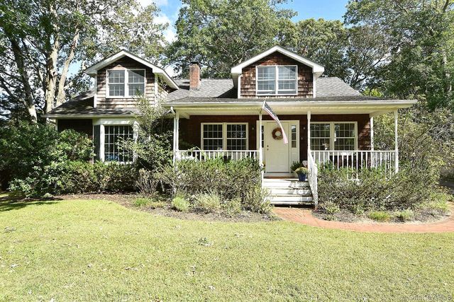 11 Urbans Road, Sound Beach, NY 11789