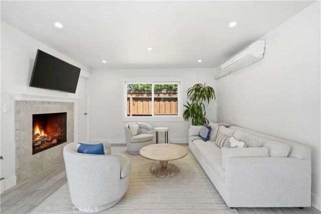 130 Cordova Walk, Long Beach, CA 90803