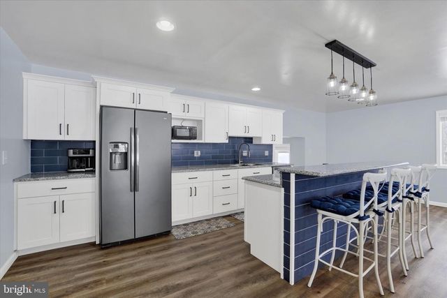 1734 HAMETOWN RD, Glen Rock, PA 17327