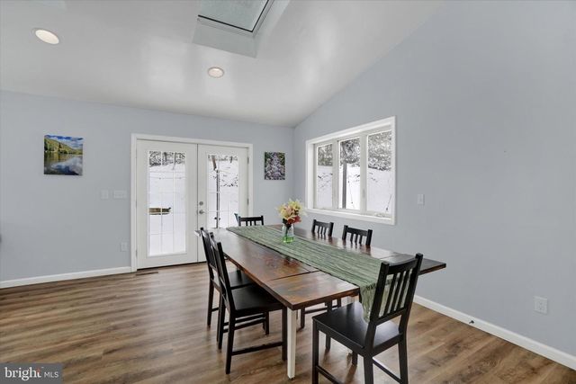 1734 HAMETOWN RD, Glen Rock, PA 17327