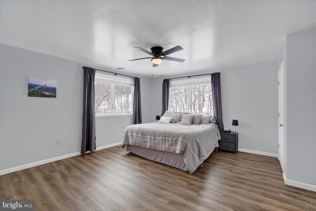 1734 HAMETOWN RD, Glen Rock, PA 17327