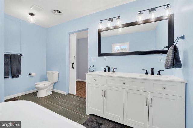 1734 HAMETOWN RD, Glen Rock, PA 17327