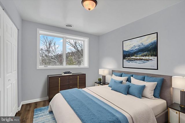 1734 HAMETOWN RD, Glen Rock, PA 17327