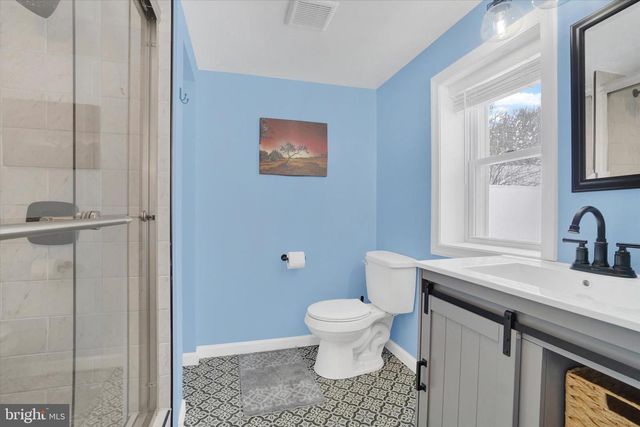 1734 HAMETOWN RD, Glen Rock, PA 17327