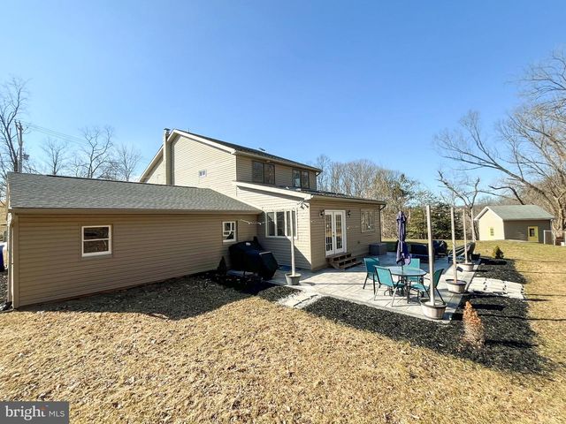 1734 HAMETOWN RD, Glen Rock, PA 17327