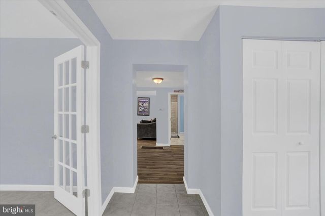 1734 HAMETOWN RD, Glen Rock, PA 17327