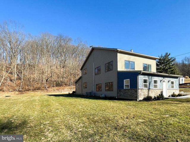1734 HAMETOWN RD, Glen Rock, PA 17327