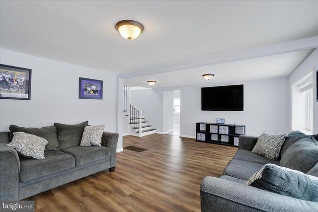 1734 HAMETOWN RD, Glen Rock, PA 17327