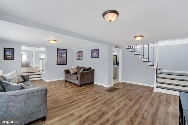 1734 HAMETOWN RD, Glen Rock, PA 17327