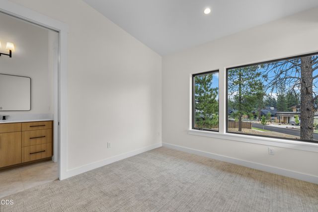 62531 NW Woodsman Loop 78, Bend, OR 97703
