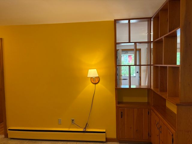 3 Willow St, Oxford, MA 01540