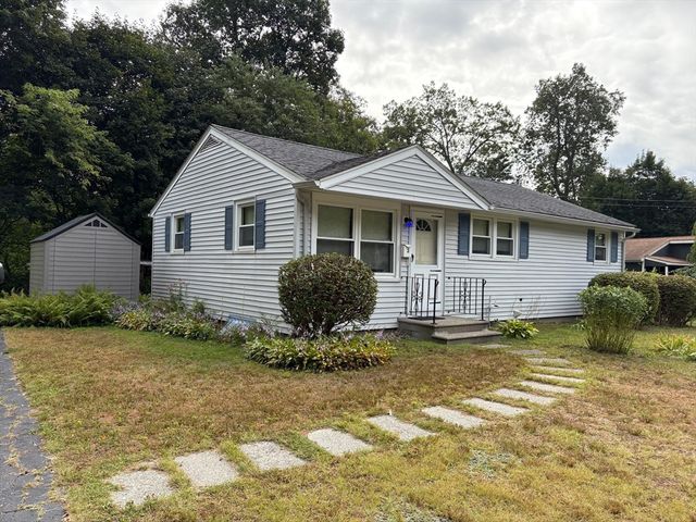 3 Willow St, Oxford, MA 01540