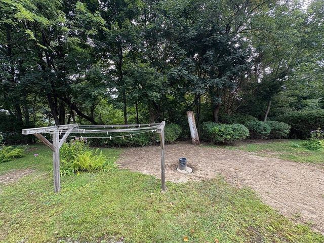 3 Willow St, Oxford, MA 01540