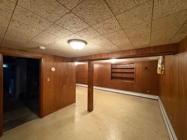 3 Willow St, Oxford, MA 01540