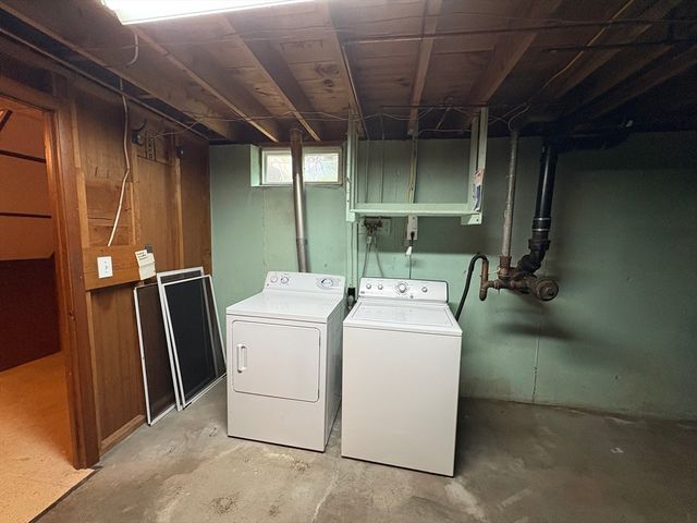 3 Willow St, Oxford, MA 01540