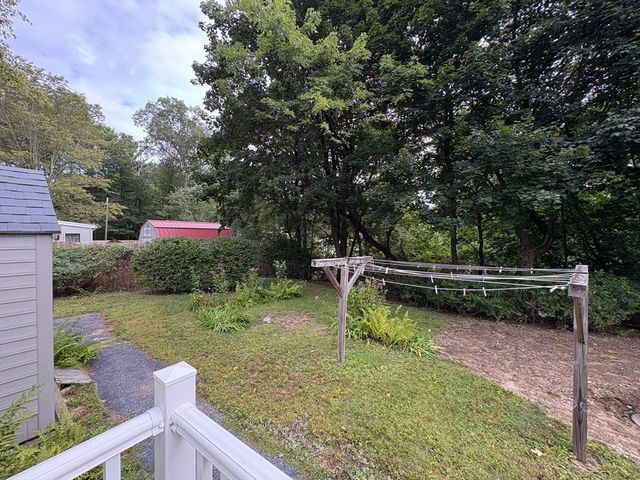 3 Willow St, Oxford, MA 01540