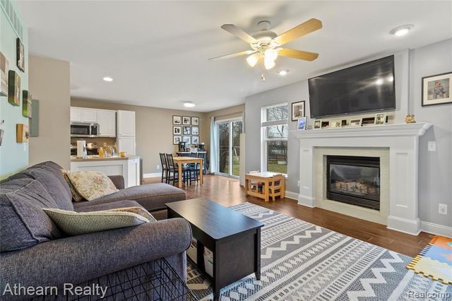 4335 Pondview Drive, Swartz Creek, MI 48473