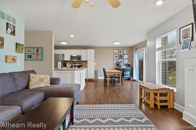 4335 Pondview Drive, Swartz Creek, MI 48473