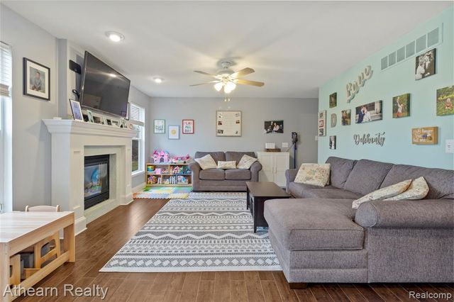 4335 Pondview Drive, Swartz Creek, MI 48473