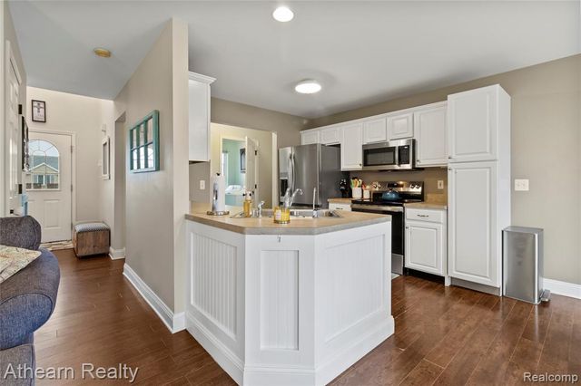 4335 Pondview Drive, Swartz Creek, MI 48473