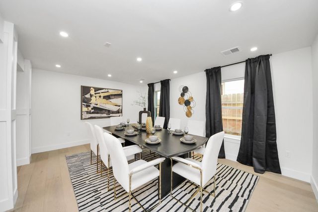 1111 E 27th Street Street, Houston, TX 77009