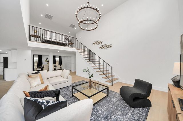1111 E 27th Street Street, Houston, TX 77009