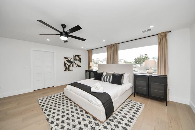 1111 E 27th Street Street, Houston, TX 77009