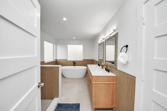 1111 E 27th Street Street, Houston, TX 77009