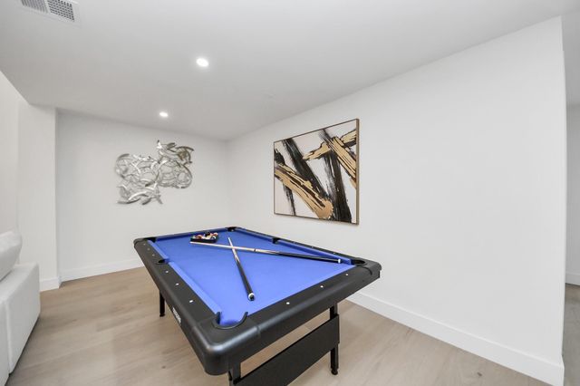 1111 E 27th Street Street, Houston, TX 77009