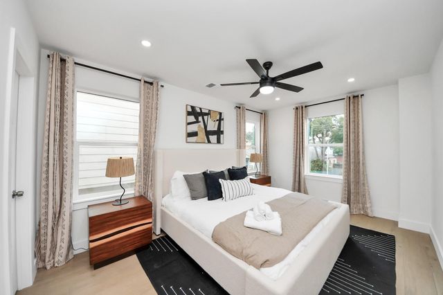 1111 E 27th Street Street, Houston, TX 77009