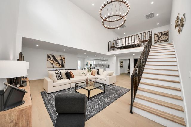 1111 E 27th Street Street, Houston, TX 77009