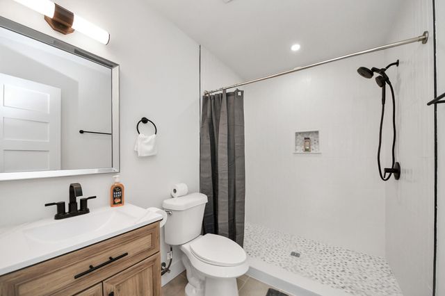 1111 E 27th Street Street, Houston, TX 77009