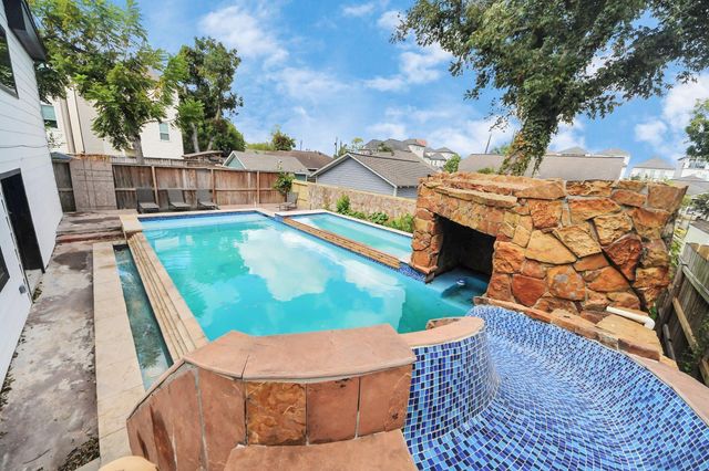 1111 E 27th Street Street, Houston, TX 77009