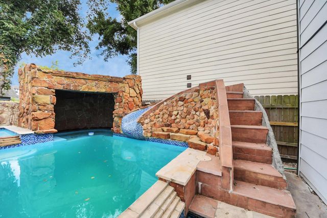 1111 E 27th Street Street, Houston, TX 77009
