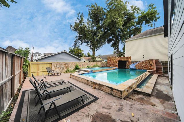 1111 E 27th Street Street, Houston, TX 77009